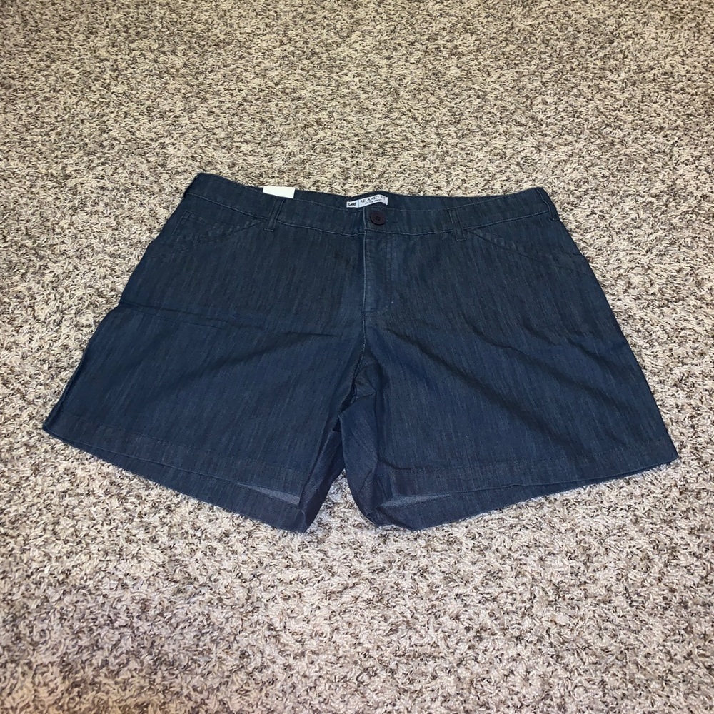 Lee Women’s Relaxed Fit Jean Shorts Size 16 NWT